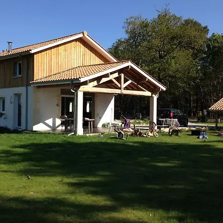 Maison Proche Du Lac ! Hourtin Exterior photo