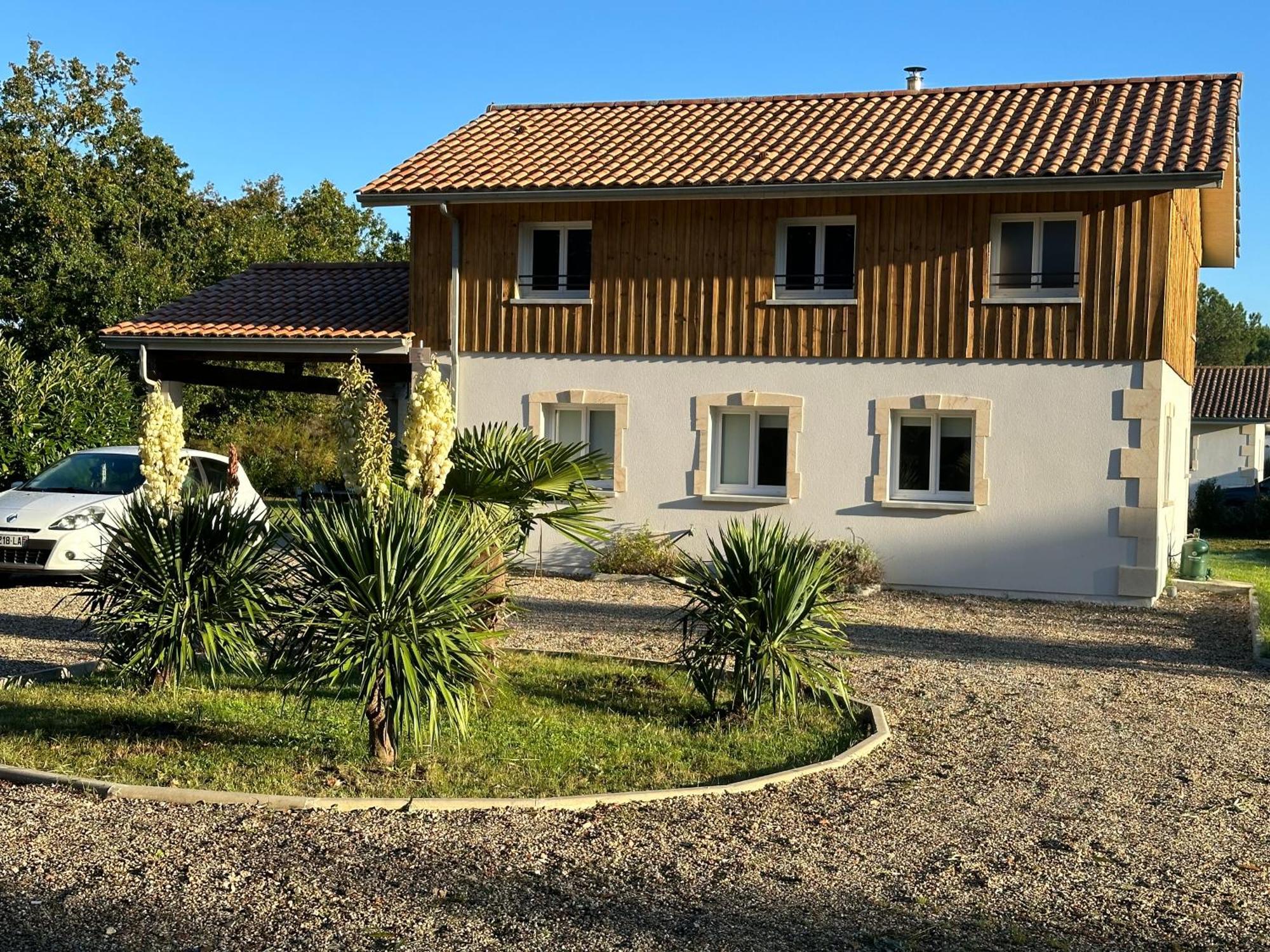 Maison Proche Du ! *